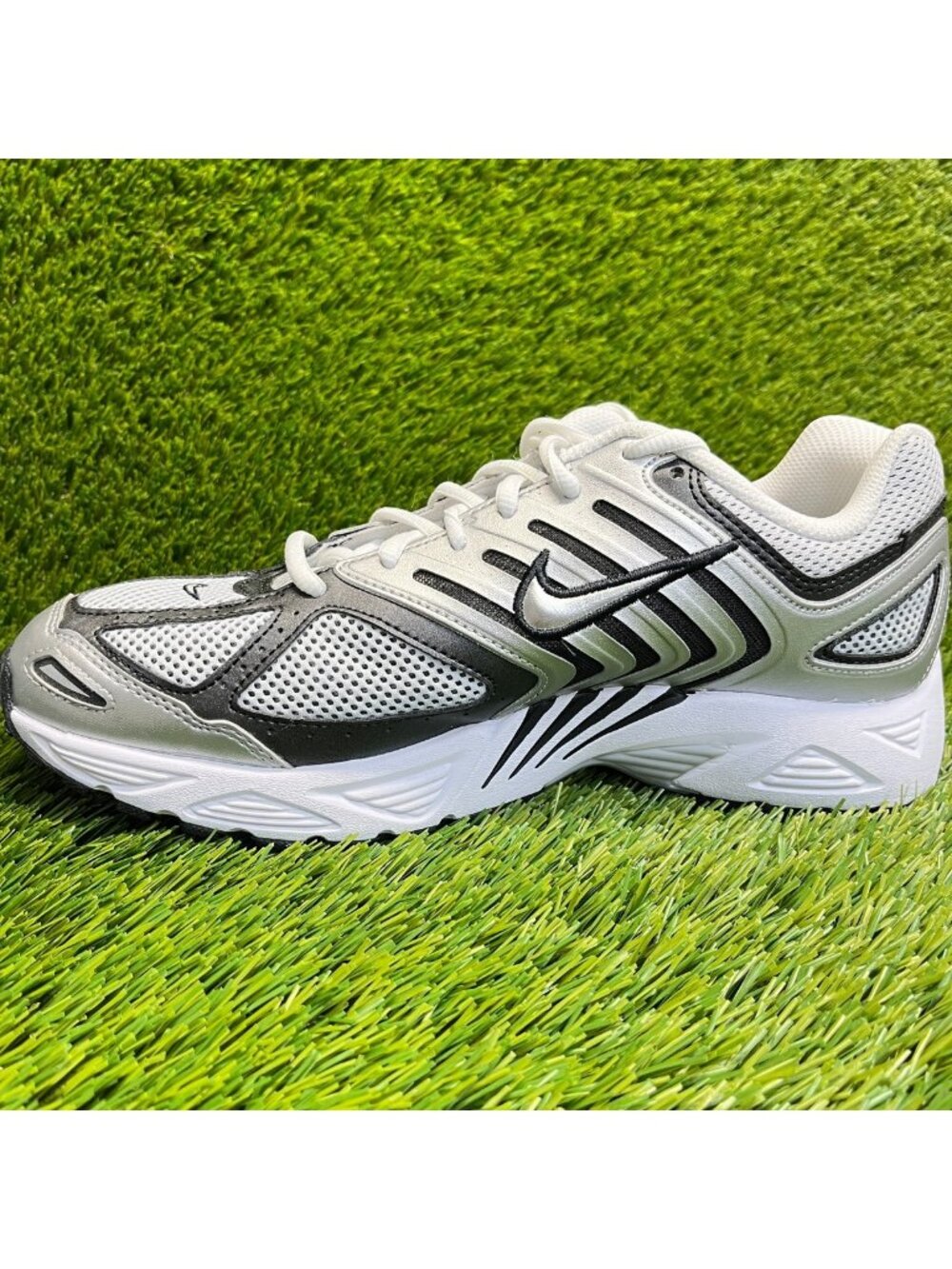 Nike Air Pegasus 2005 Mens Size 9 White Black Silver Running‎ Shoes Sneakers